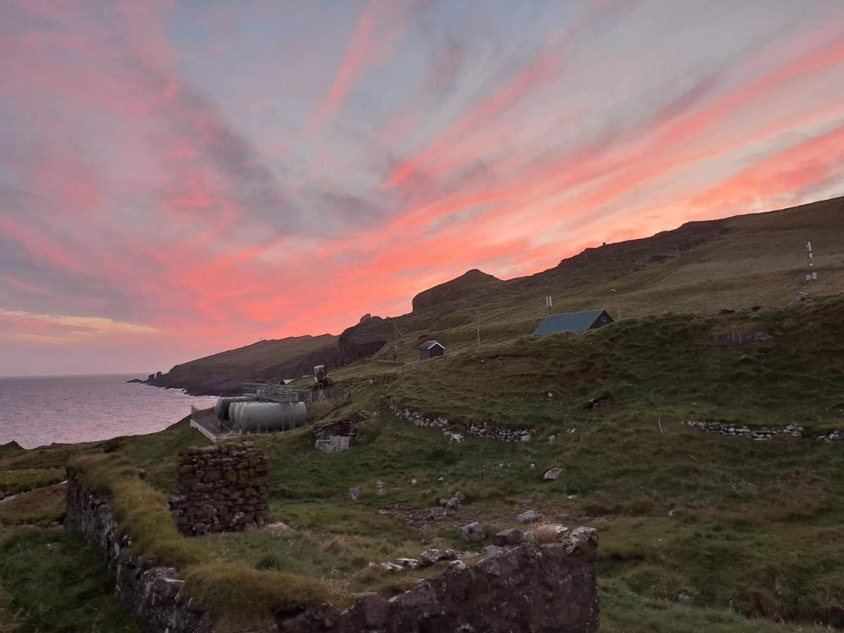 The Old House Close To The Ferry To Mykines Сёрвагур Экстерьер фото
